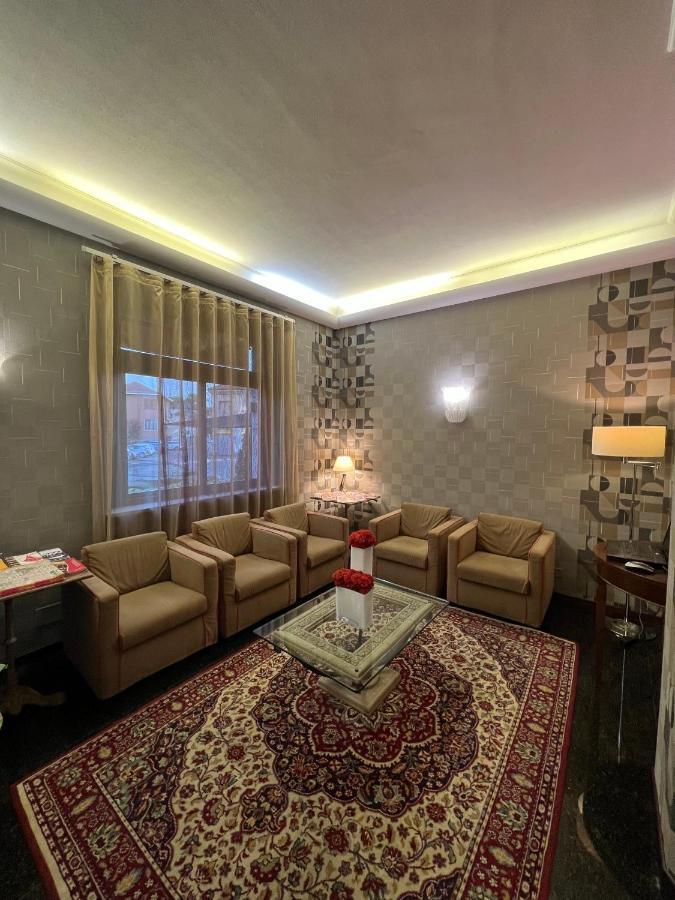 Hotel La Pace San Mauro Torinese Esterno foto